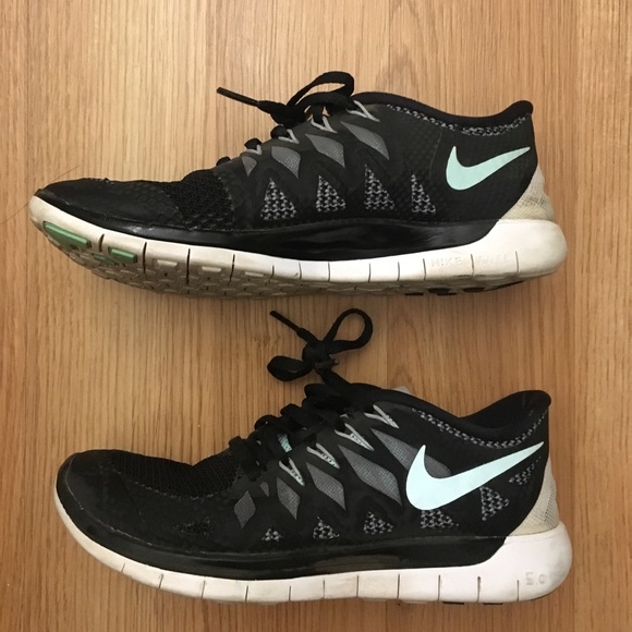 Tiffany Blue Nike Free Runs - Picture 3 of 3